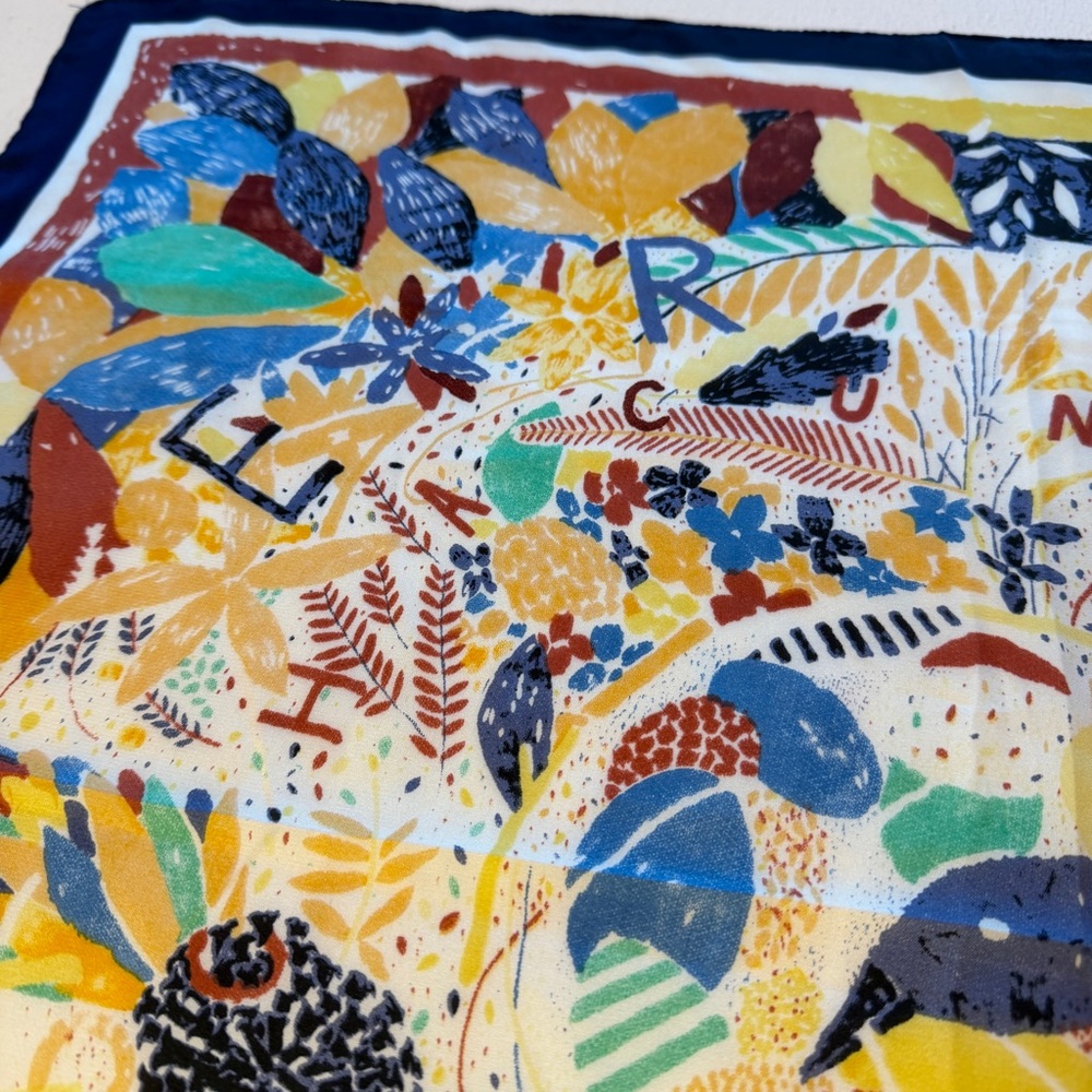 Designer Look Colorful Scarf Chacun‎ Fait Son Nid 26" X 26" Navy Multicolor - Picture 5 of 9